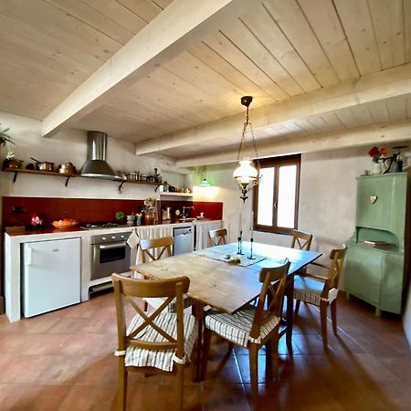 Iconic Italian Townhouse W Rooftop Terrace & Mountain View, Pigna Eksteriør billede