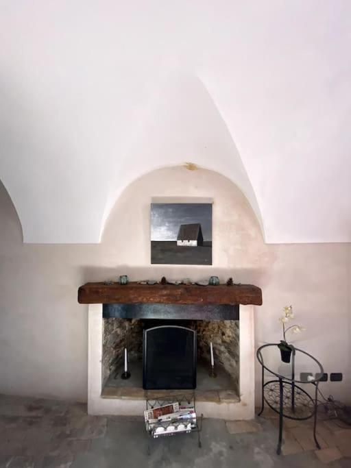 Iconic Italian Townhouse W Rooftop Terrace & Mountain View, Pigna Eksteriør billede
