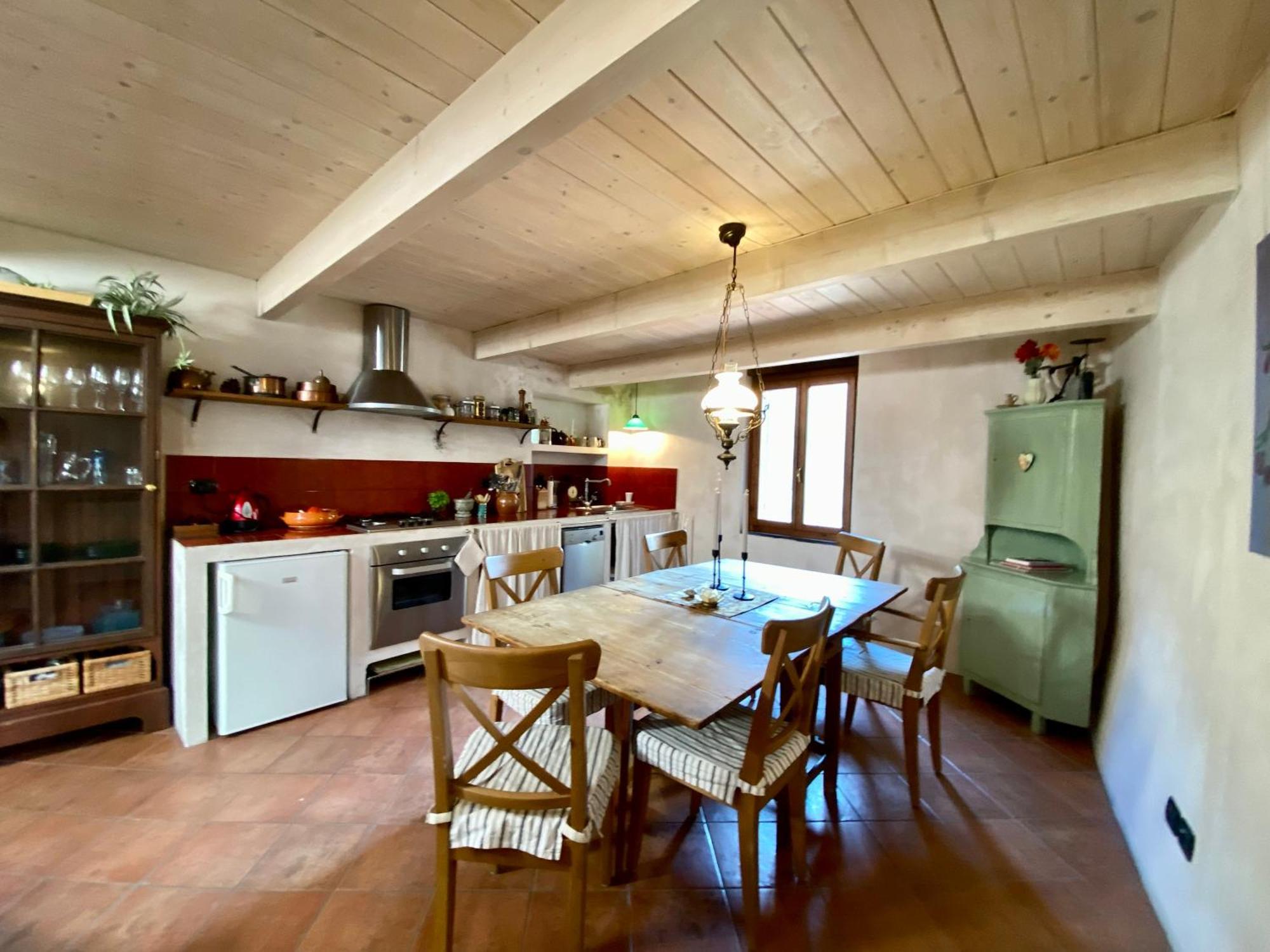Iconic Italian Townhouse W Rooftop Terrace & Mountain View, Pigna Eksteriør billede