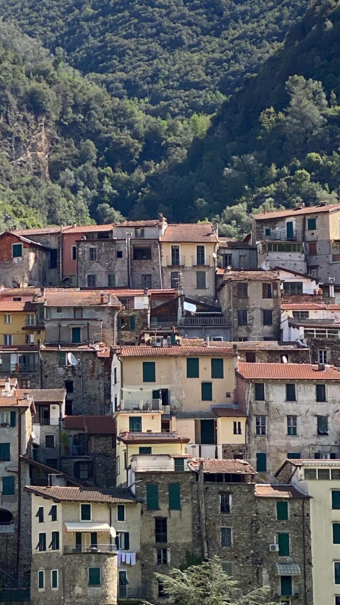 Iconic Italian Townhouse W Rooftop Terrace & Mountain View, Pigna Eksteriør billede